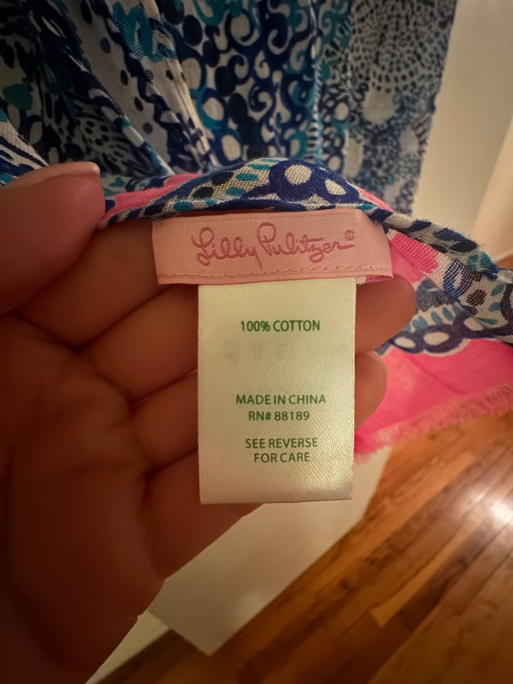 Lilly Pulitzer Large Body scarf - Picture 3 of 3